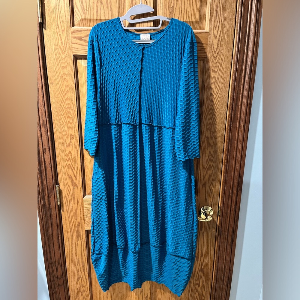 Elegant Blue Textured Women's Dress